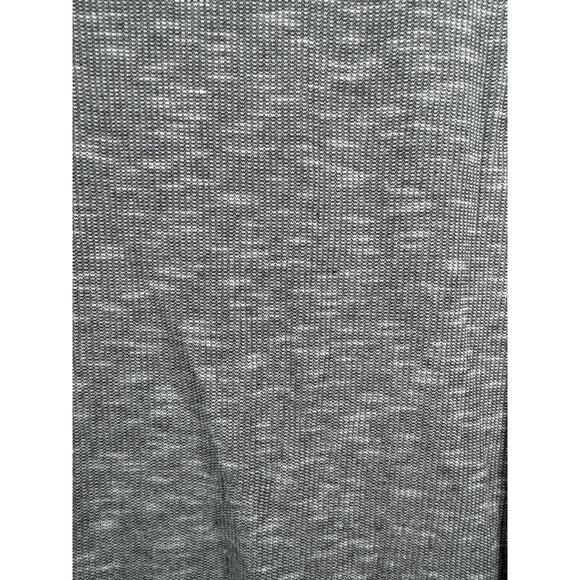 LuLaRoe Women's Shorts Sleeve Hi-Low Hem Top Gray Round Neck Size XL - Picture 2 of 6